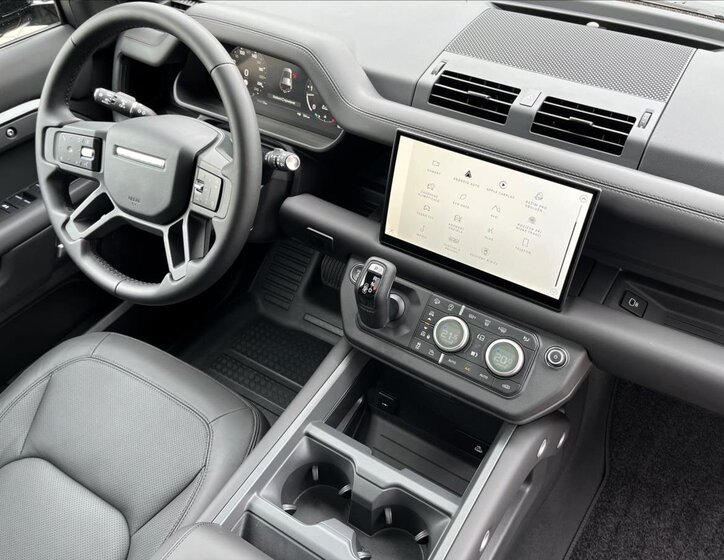 Land Rover Defender SUV / Terénní 3,0 l 147 kw