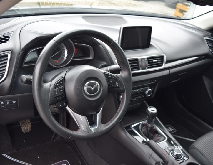 Mazda 3 Sedan / Limuzína 1,5 l 74 kw