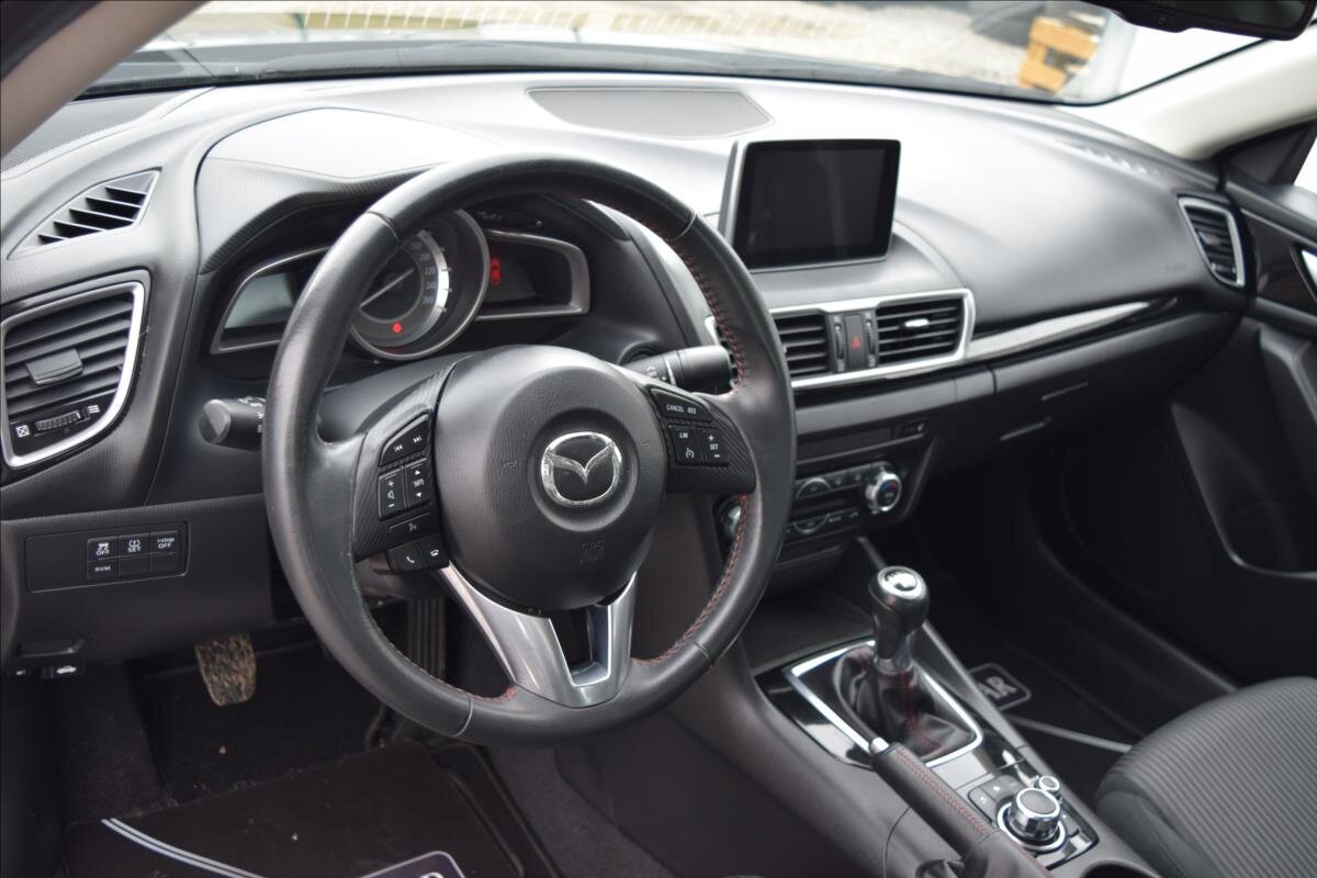 Mazda 3 Sedan / Limuzína 1,5 l 74 kw