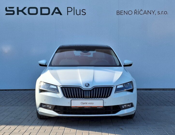 Škoda Superb Sedan / Limuzína 2,0 l 206 kw