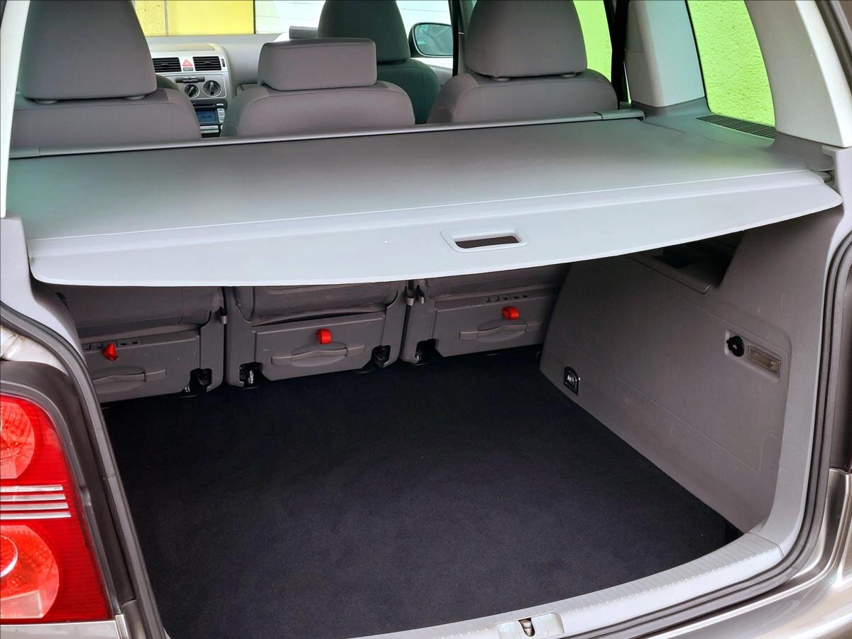 Volkswagen Touran Kombi 1,4 l 103 kw