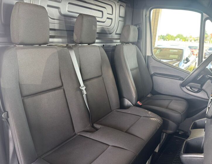 Mercedes-Benz Sprinter 16