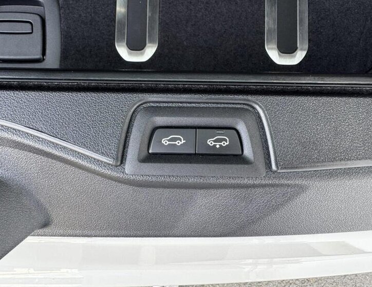 BMW X5 SUV / Terénní 3,0 l 250 kw