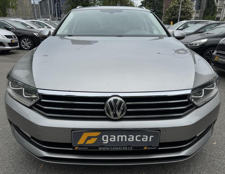 Volkswagen Passat 1