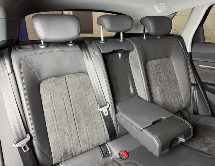 Audi e-tron SUV / Terénní 0,0 300 kw