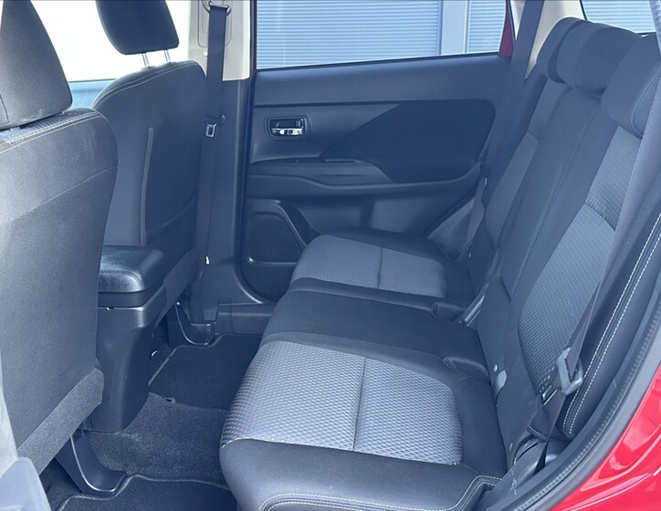 Mitsubishi Outlander 13