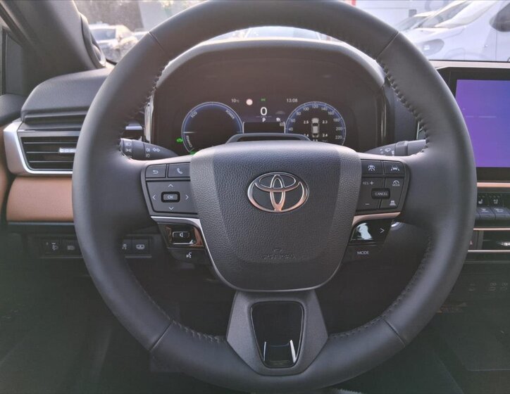 Toyota Camry 13