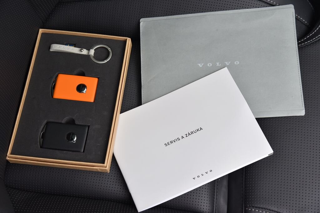 Volvo XC60 SUV / Terénní 2,0 l 186 kw