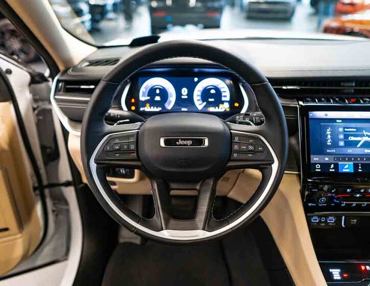 Jeep Grand Cherokee 16