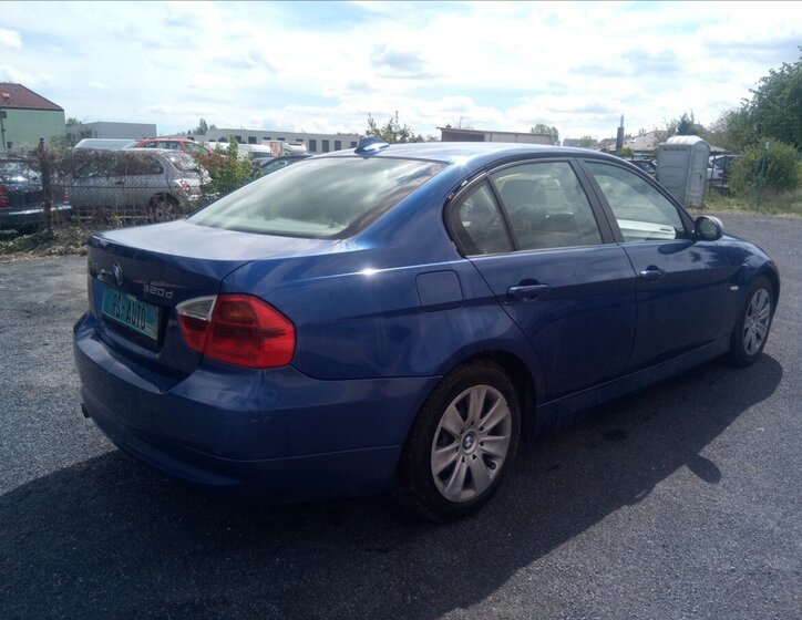 BMW Řada 3 Sedan / Limuzína 2,0 l 120 kw