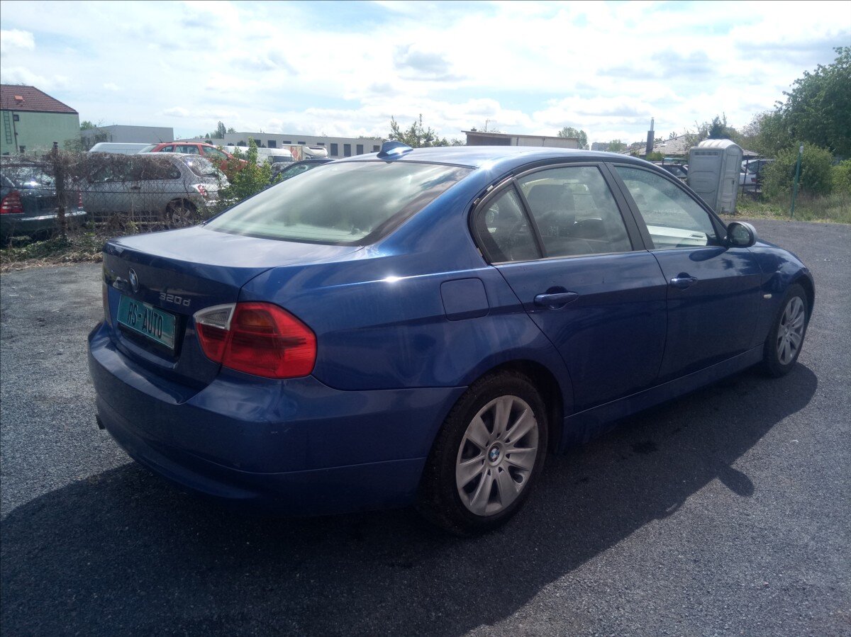 BMW Řada 3 Sedan / Limuzína 2,0 l 120 kw