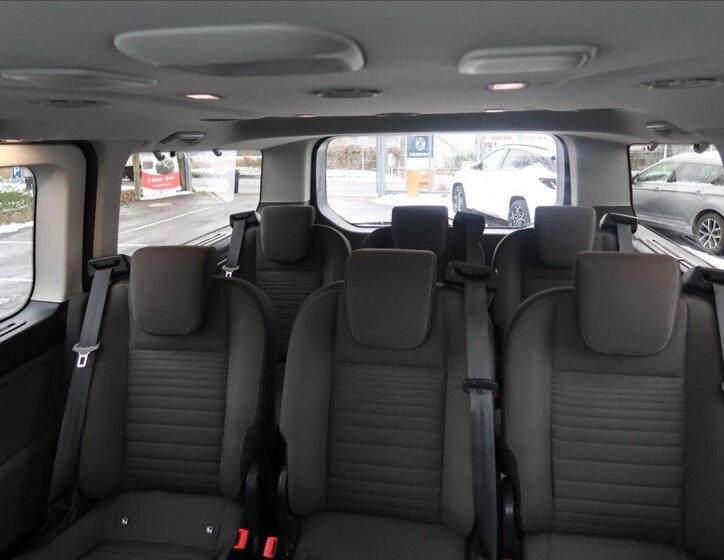 Ford Tourneo Custom 24