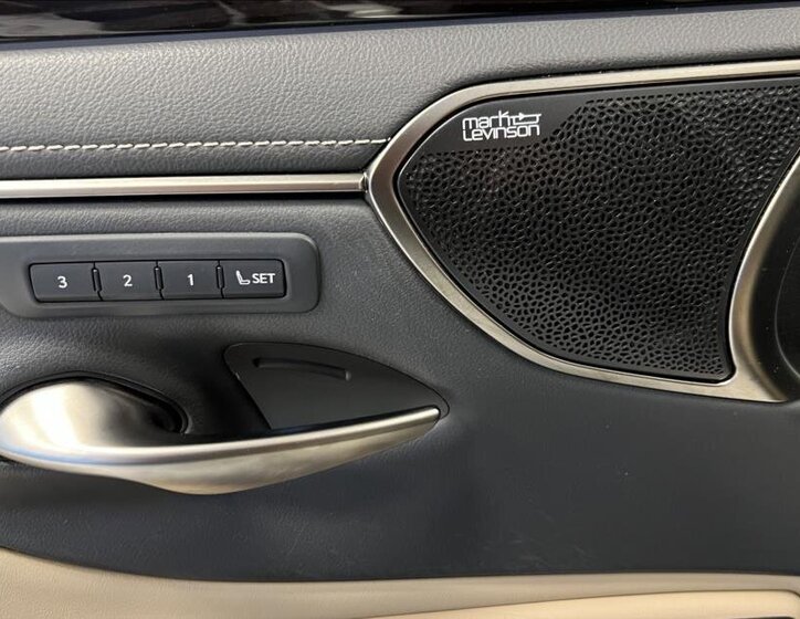 Lexus ES 300h Sedan 2,5 l 160 kw