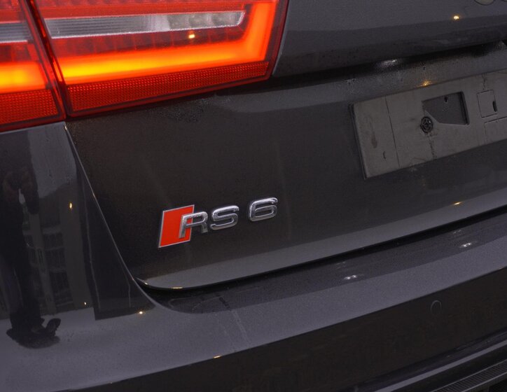 Audi RS 6 Hatchback 4,0 l 412 kw