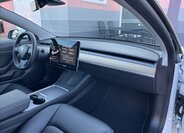 Tesla Model 3 Sedan / Limuzína 0,0 208 kw