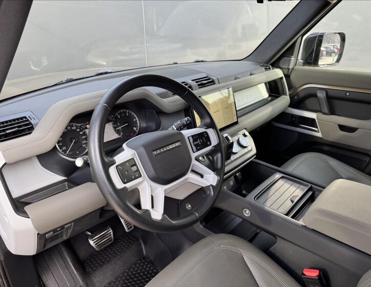 Land Rover Defender SUV 3,0 l 183 kw