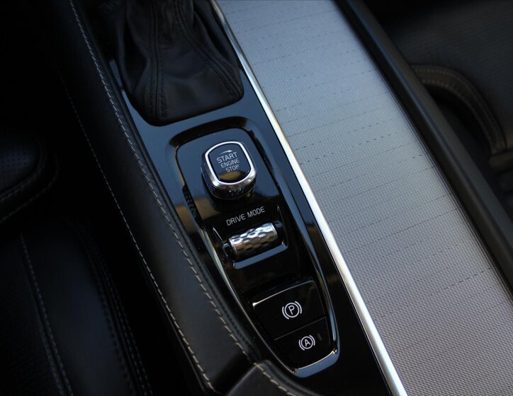 Volvo XC90 SUV 2,0 l 173 kw