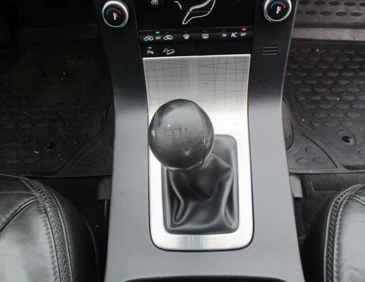 Volvo XC70 Kombi 2,4 l 151 kw