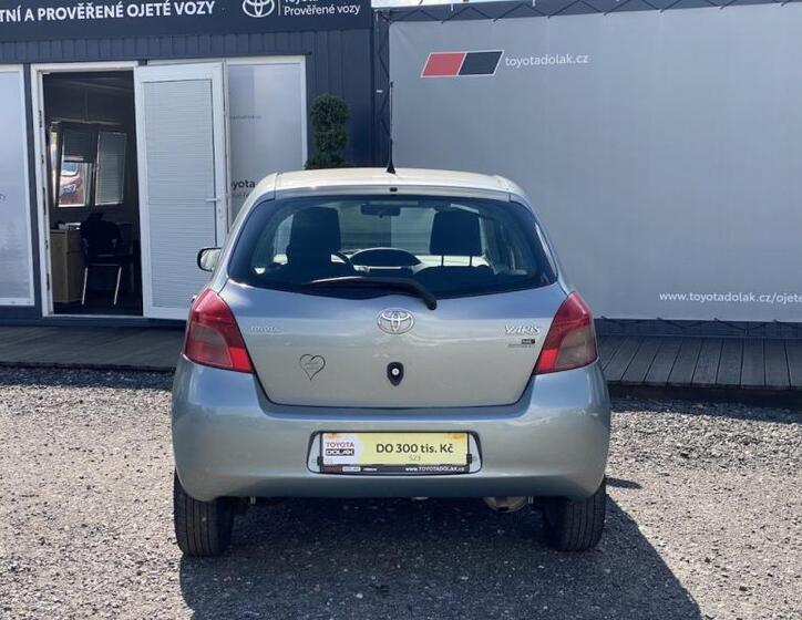 Toyota Yaris 9