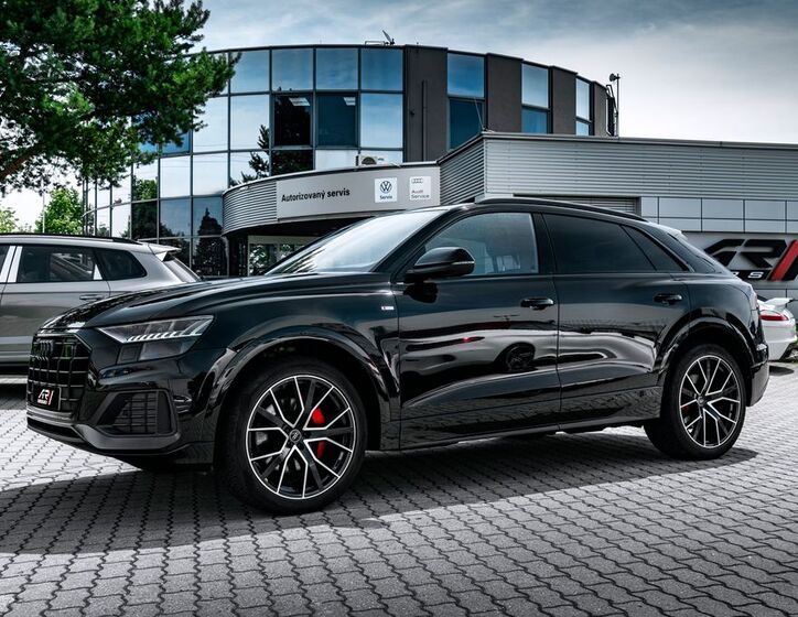 Audi Q8 26