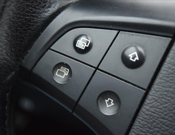 Mercedes-Benz Třídy R Kombi 3,0 l 140 kw