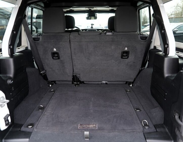 Jeep Wrangler SUV / Terénní 2,1 l 147 kw