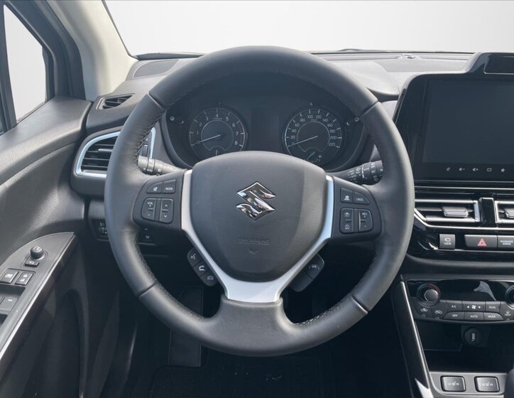 Suzuki S-Cross SUV / Terénní 1,4 l 81 kw