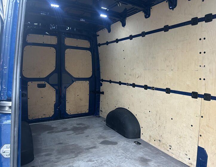 Volkswagen Crafter Užitková 2,0 l 103 kw