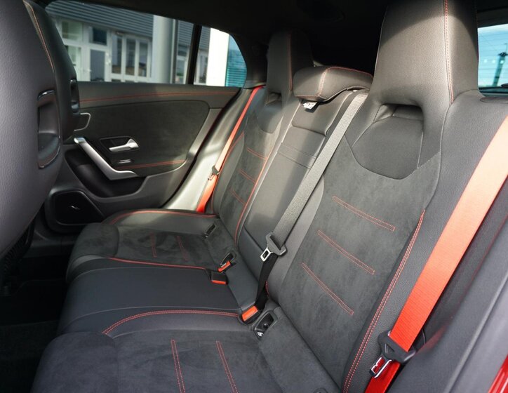 Mercedes-Benz CLA Kombi 2,0 l 225 kw