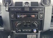 Land Rover Defender Skříň 2,2 l 90 kw