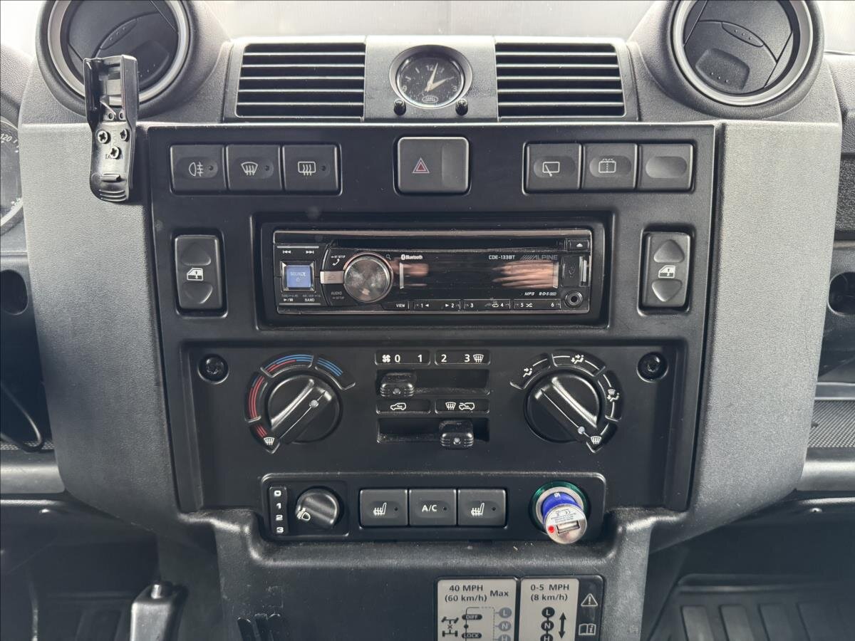 Land Rover Defender Skříň 2,2 l 90 kw