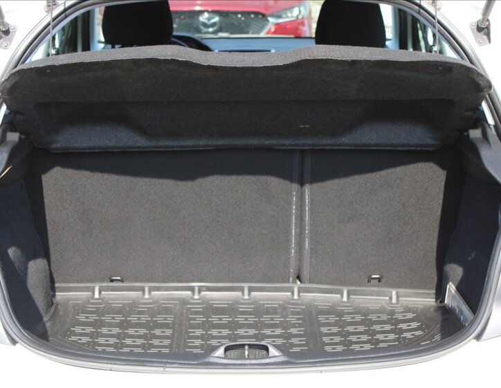 Peugeot 208 Hatchback 1,2 l 60 kw