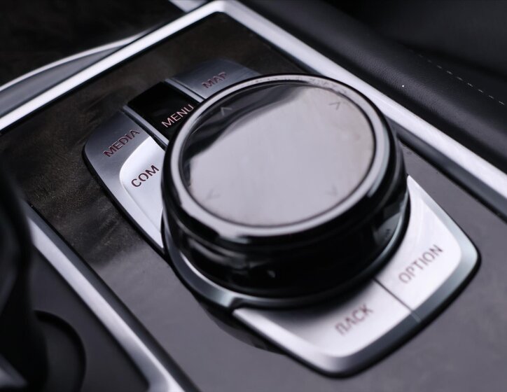 BMW Řada 7 Sedan 4,4 l 330 kw