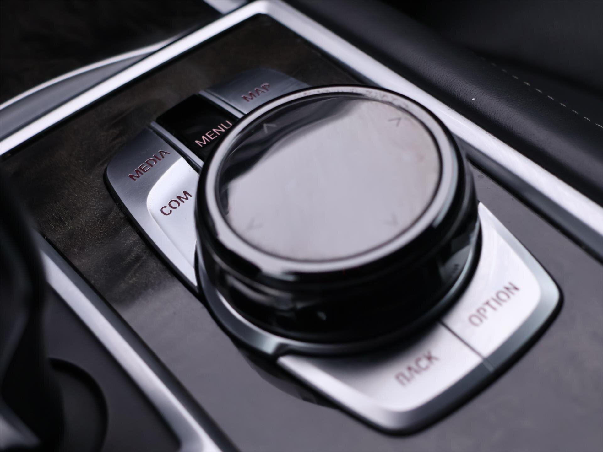 BMW Řada 7 Sedan 4,4 l 330 kw