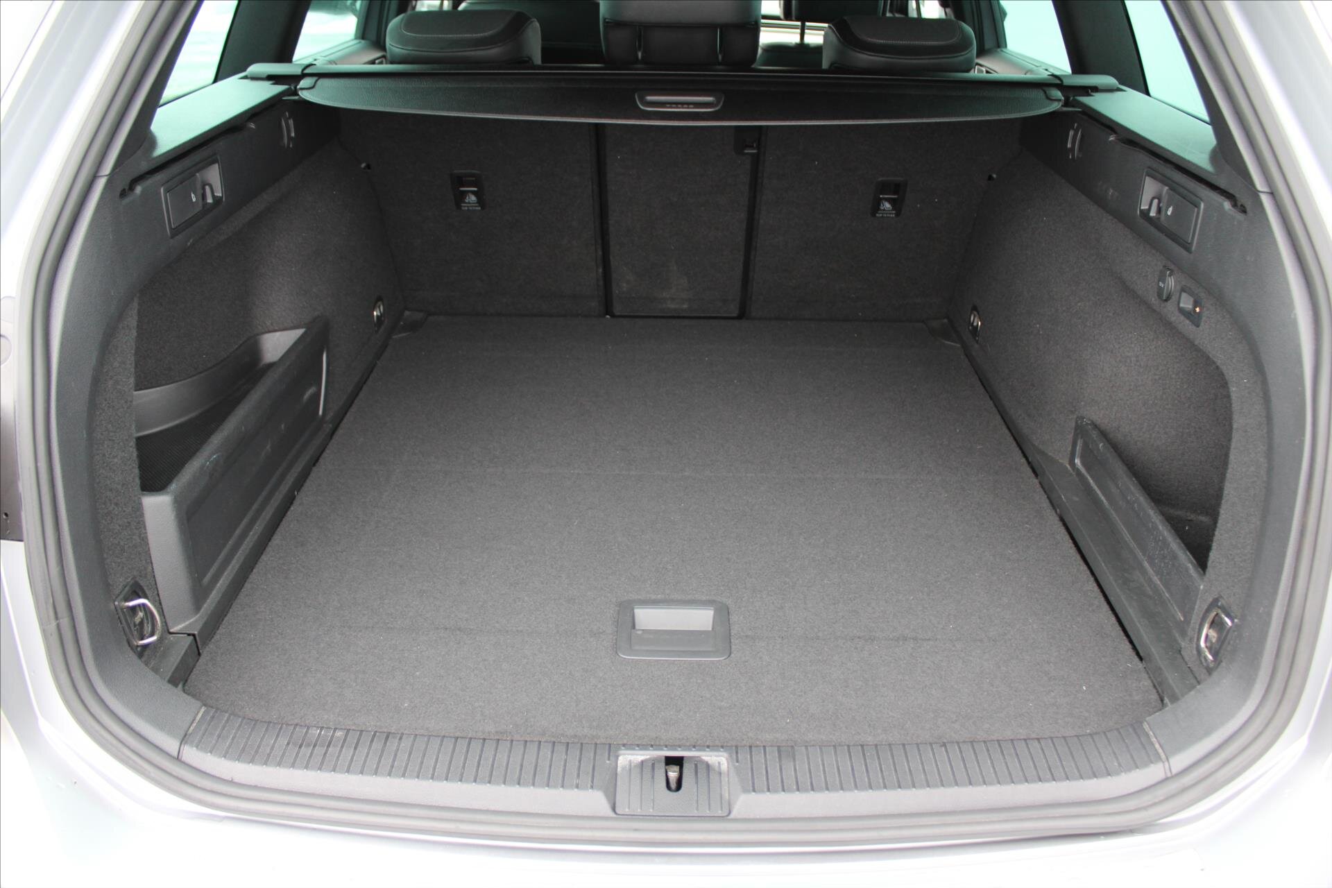 Volkswagen Passat Kombi 2,0 l 176 kw