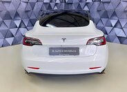 Tesla Model 3 Sedan / Limuzína 0,0 239 kw