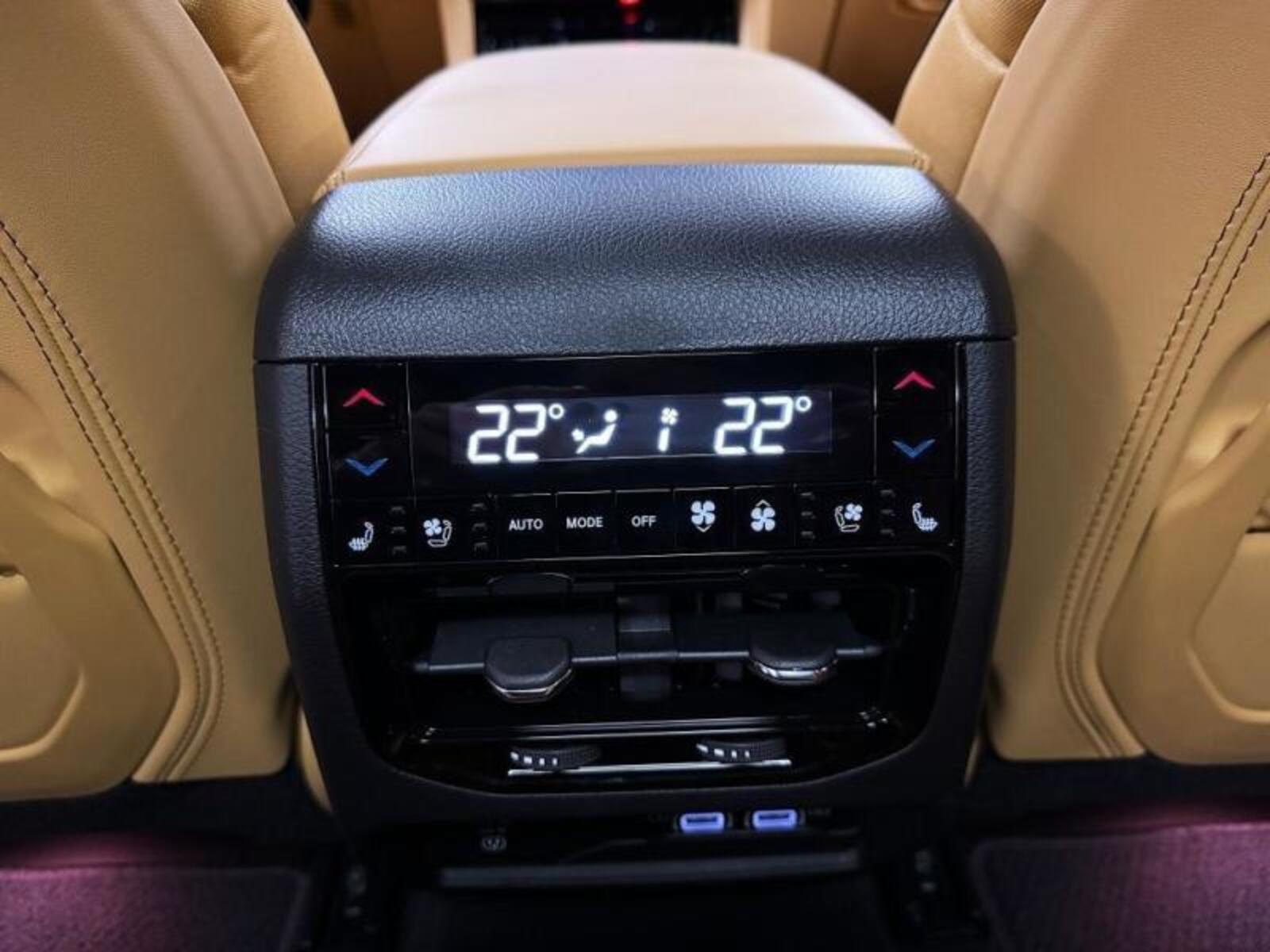 Jeep Grand Cherokee 25