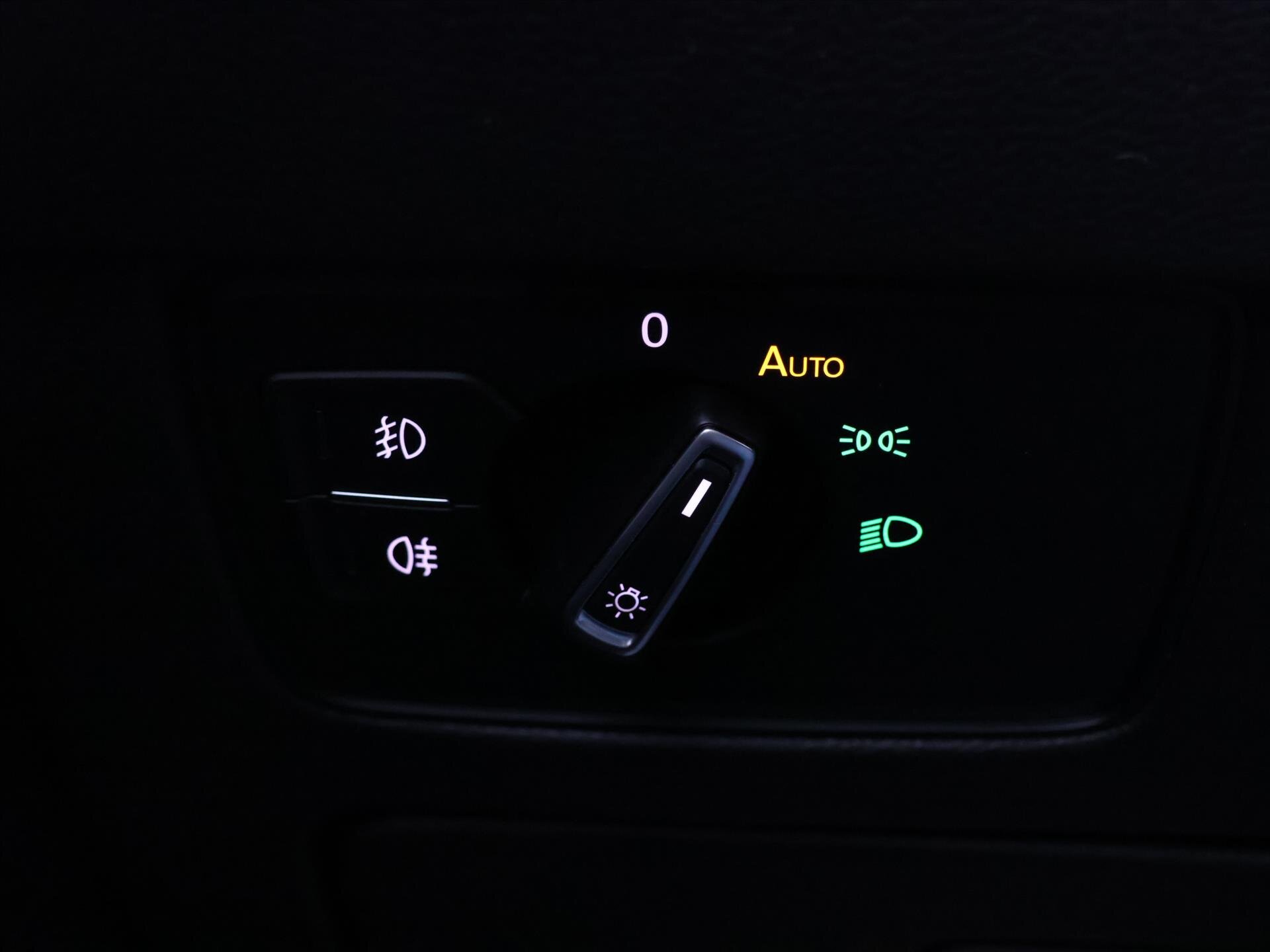 Volkswagen Passat Kombi 1,6 l 88 kw