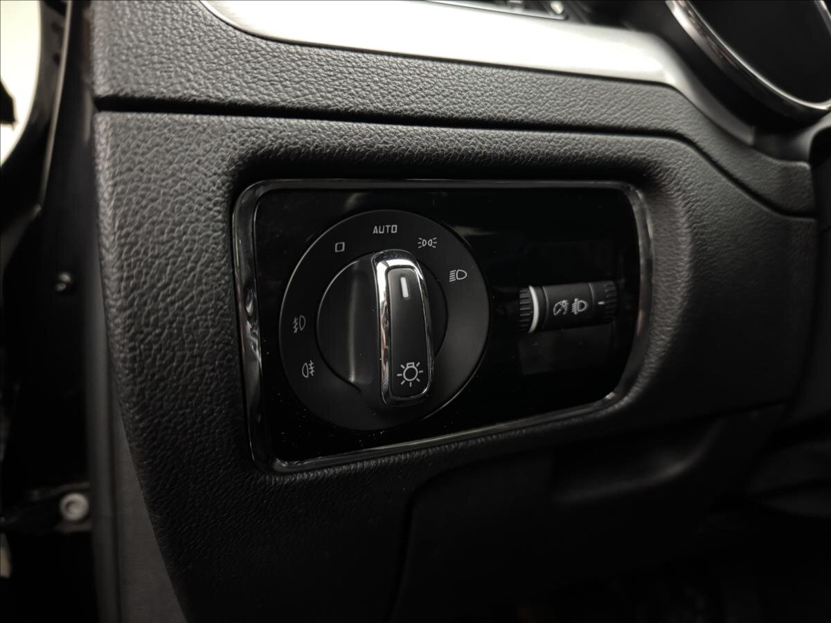 Škoda Superb Kombi 2,0 l 103 kw