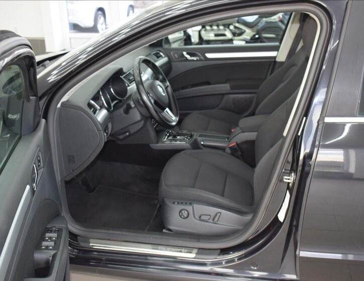 Škoda Superb 10