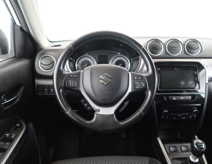 Suzuki Vitara SUV / Terénní 1,4 l 95 kw