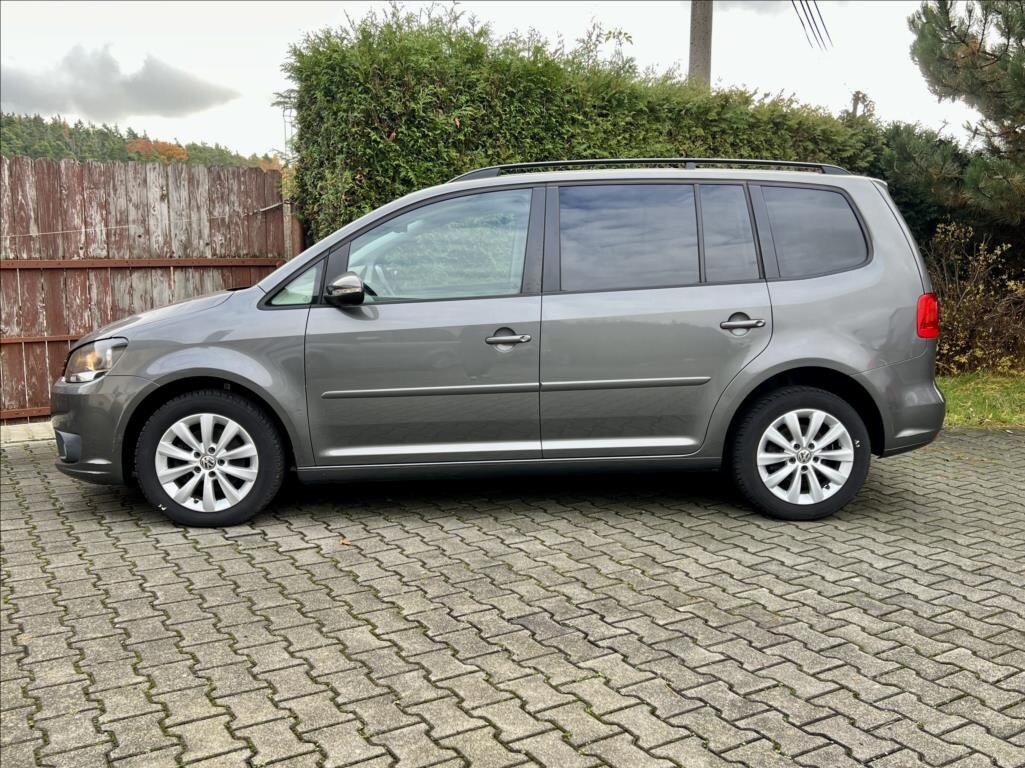 Volkswagen Touran MPV 1,6 l 77 kw