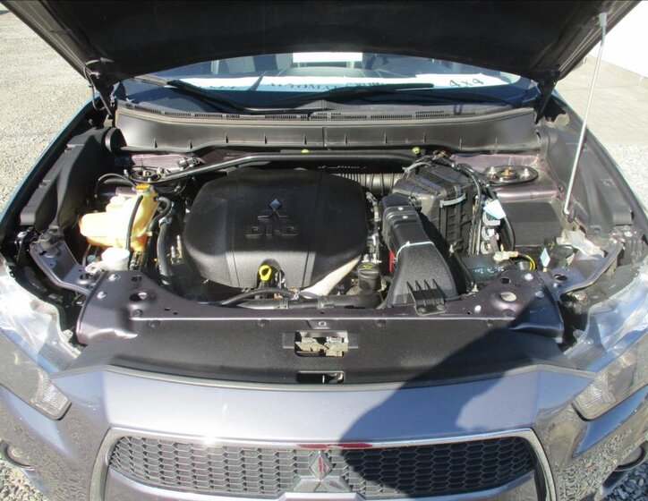 Mitsubishi Outlander SUV / Terénní 2,2 l 115 kw