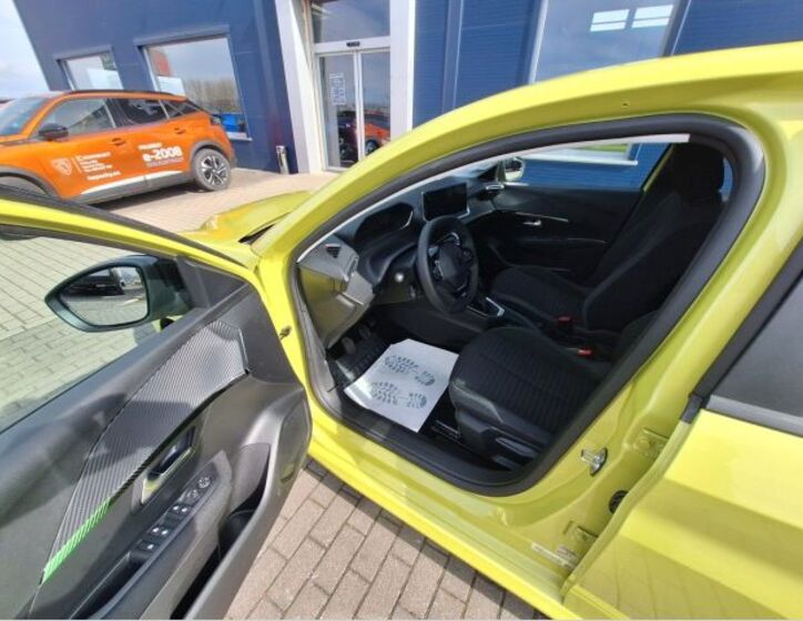 Peugeot 208 9