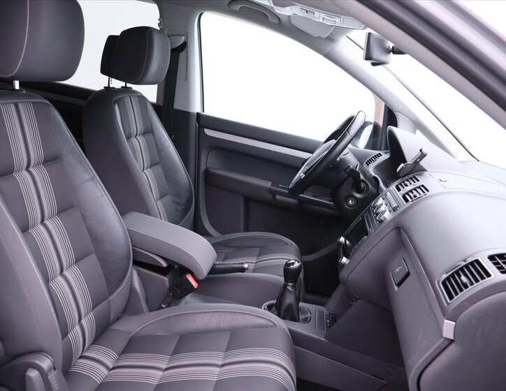 Volkswagen Touran MPV 1,6 l 77 kw