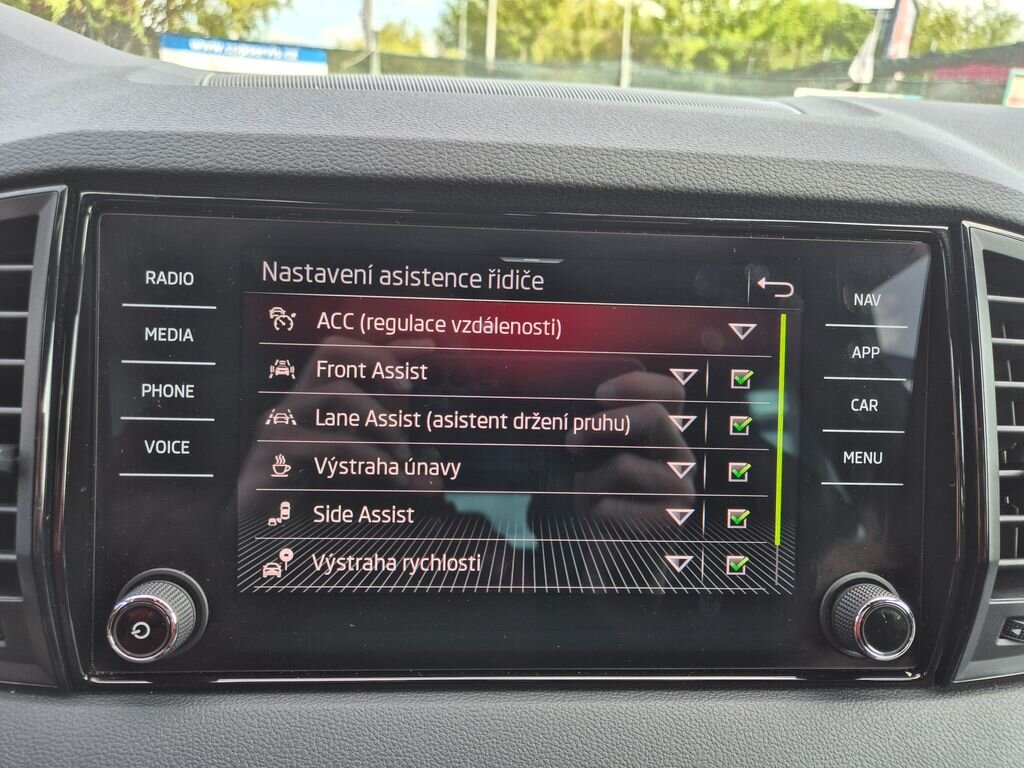 Škoda Karoq SUV / Terénní 1,5 l 110 kw