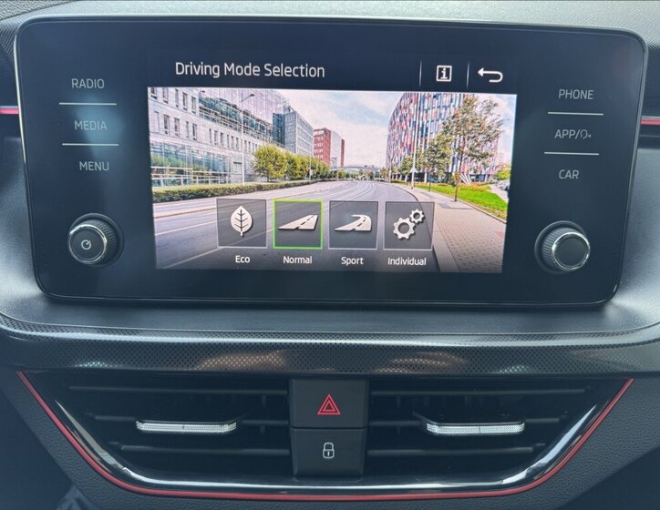 Škoda Scala Hatchback 1,5 l 110 kw