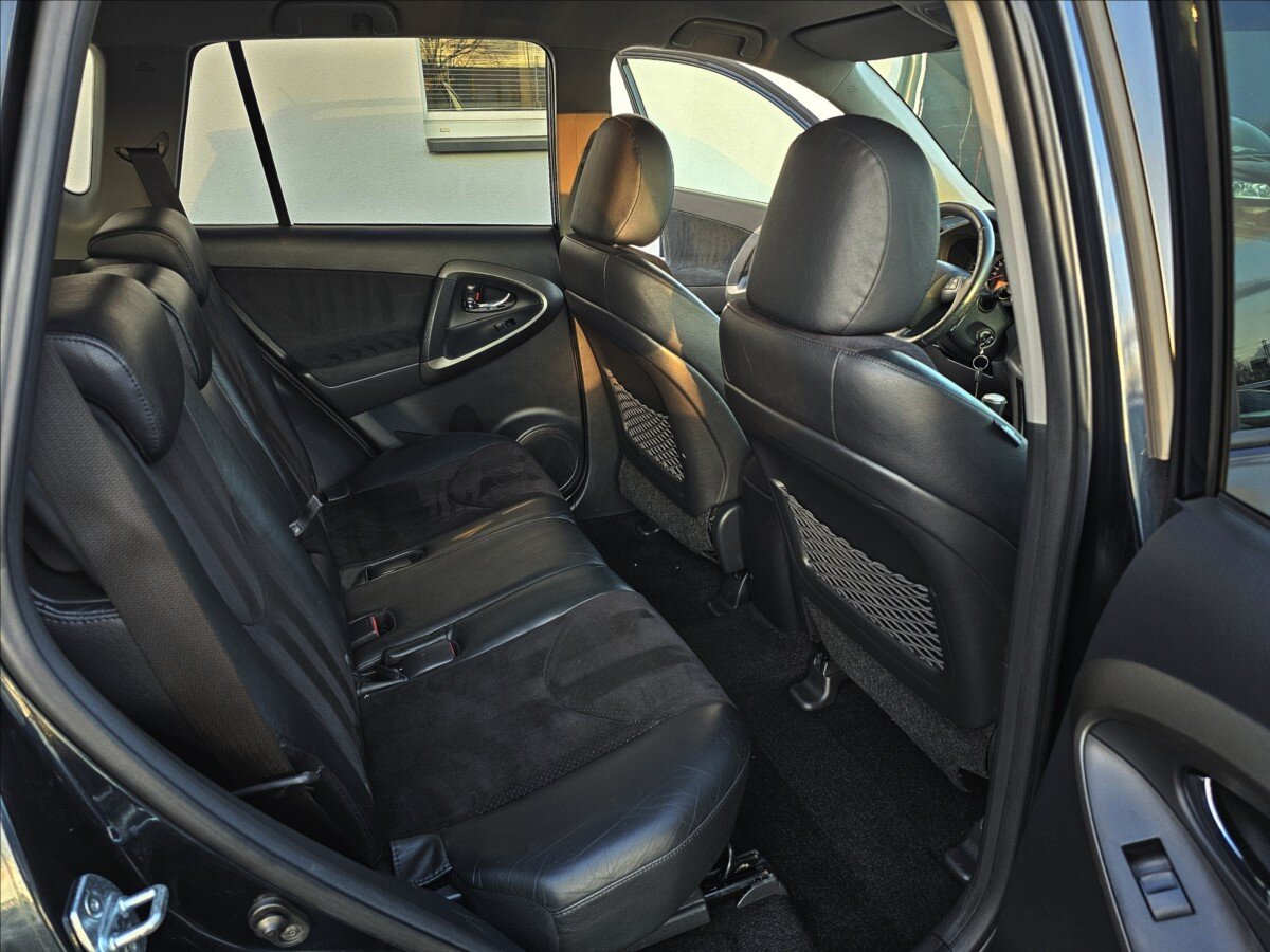 Toyota RAV4 Kombi 2,2 l 110 kw