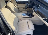 BMW Řada 7 Sedan 3,0 l 210 kw