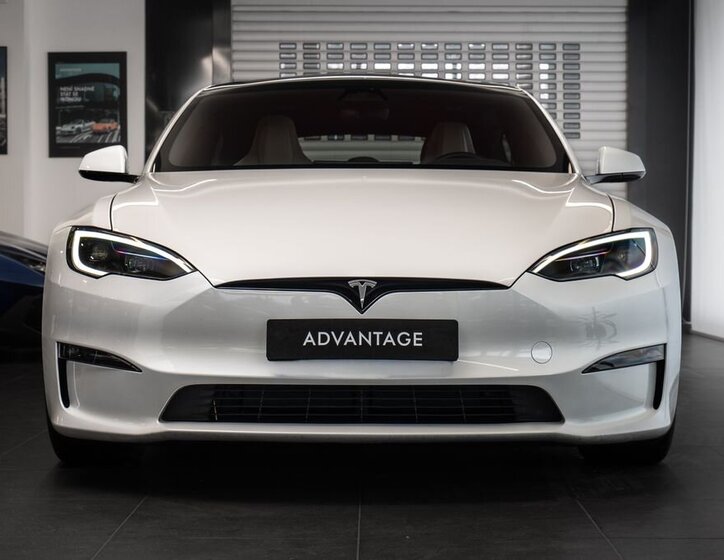 Tesla Model S 2